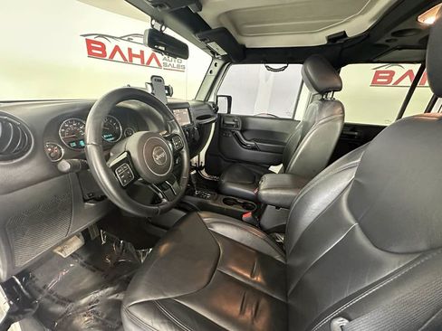 Used 2015 Jeep Wrangler Unlimited Sahara AWD/4WD image 20