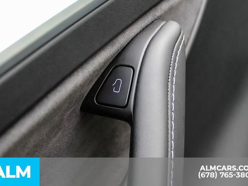 Used 2024 Tesla Model Y Performance image 37