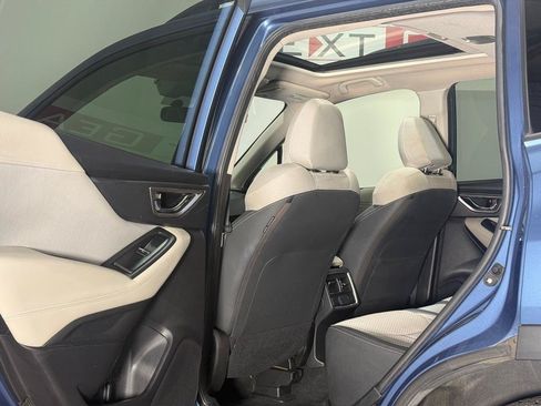 Used 2019 Subaru Forester Premium w/ All-Weather Package AWD/4WD image 12
