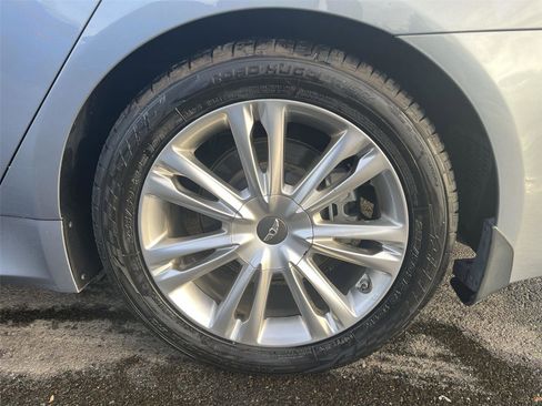 Used 2014 Hyundai Genesis 3.8 image 9