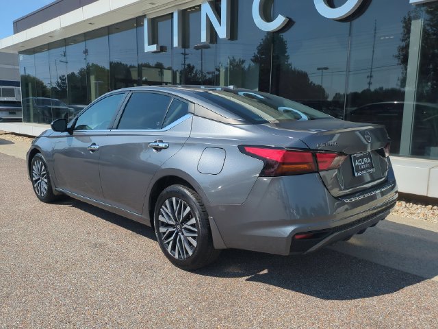 Used 2023 Nissan Altima 2.5 SV AWD/4WD image 4