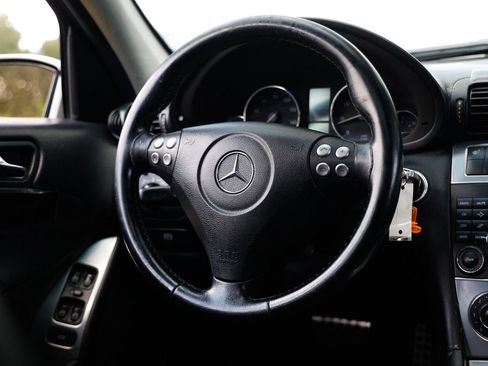 Used 2005 Mercedes-Benz C 230 Sedan image 27