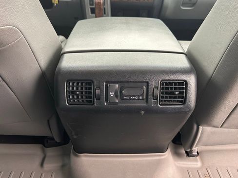 Used 2013 Toyota Tundra Platinum image 19