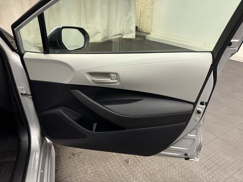 Used 2023 Toyota Corolla LE image 16