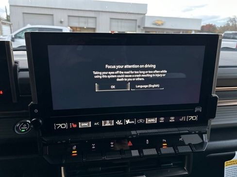 Used 2025 GMC Hummer EV 3X w/ Extreme Off-Road Package AWD/4WD image 19