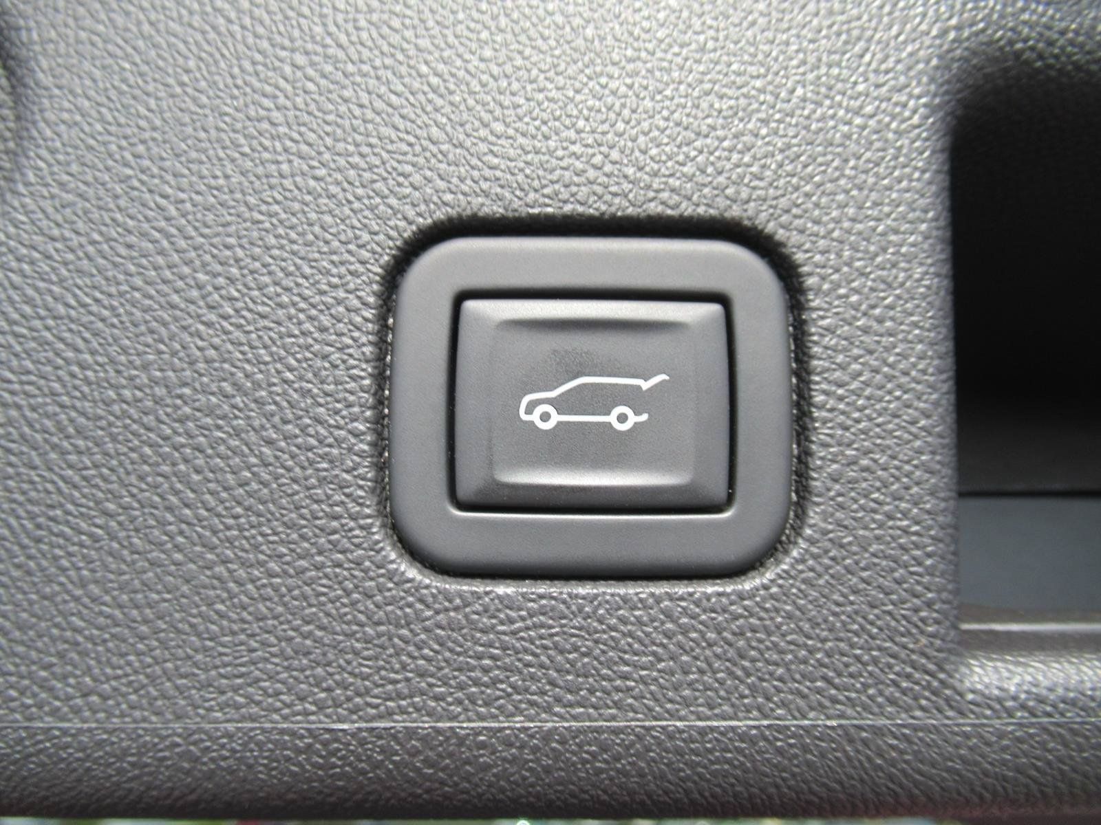 Certified 2023 Chevrolet Equinox RS FWD image 36