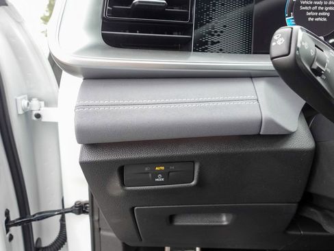 New 2026 Volkswagen Tiguan SE R-Line image 19