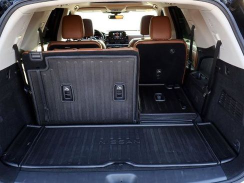 Certified 2023 Nissan Pathfinder Platinum FWD image 11