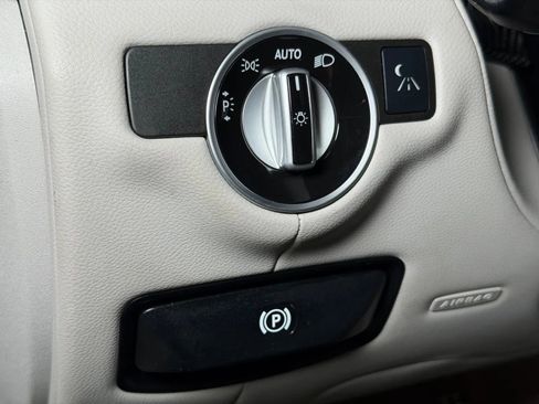 Used 2012 Mercedes-Benz CLS 63 AMG image 31