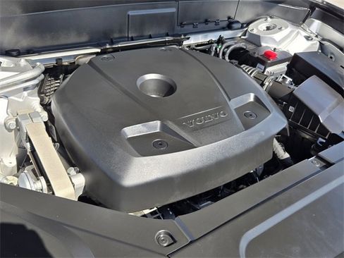 Used 2020 Volvo XC90 T6 Momentum image 17