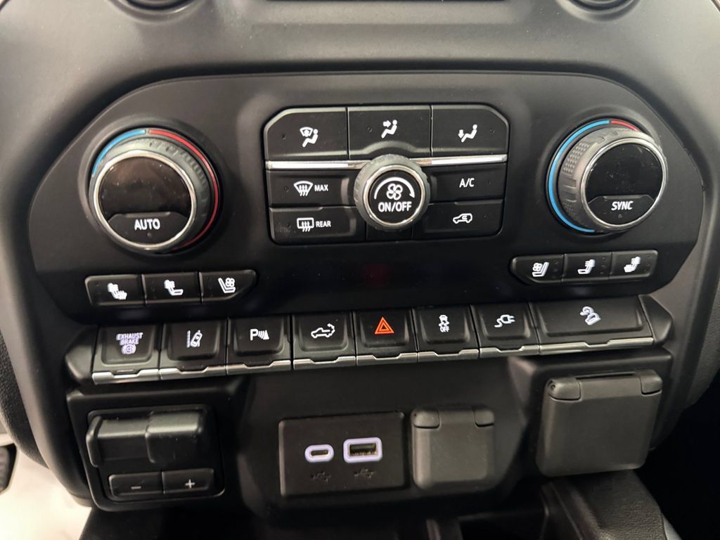 Used 2020 Chevrolet Silverado 2500 High Country w/ Technology Package AWD/4WD image 21