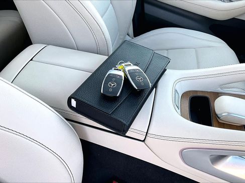 Certified 2025 Mercedes-Benz GLE 350 4MATIC image 15