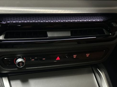 Used 2025 BMW 230i Coupe w/ M Sport Package image 16