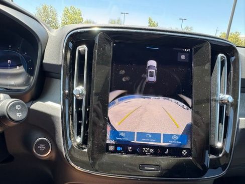 New 2025 Volvo XC40 B5 Core w/ Climate Package AWD/4WD image 31