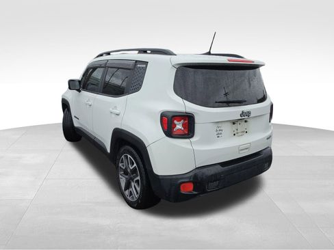 Used 2018 Jeep Renegade Latitude w/ Advanced Technology Group FWD image 2