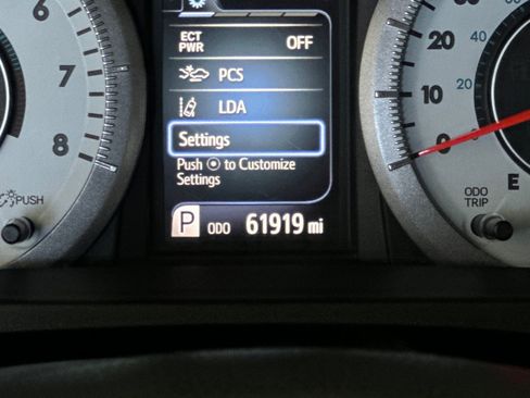 Used 2019 Toyota Sienna SE FWD image 23