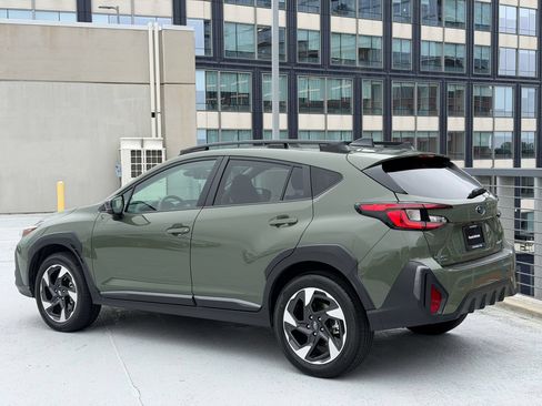 Used 2024 Subaru Crosstrek 2.5i Limited w/ Popular Package #3A AWD/4WD image 3