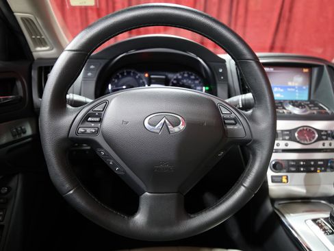 Used 2015 INFINITI Q60 Convertible w/ Premium Package image 18