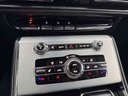 Used 2023 Lincoln Aviator AWD image 23