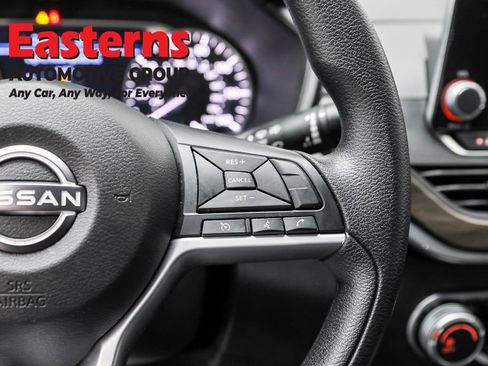 Used 2024 Nissan Altima 2.5 SV image 16