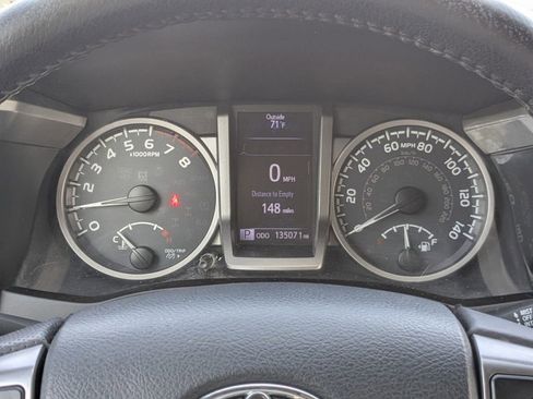 Used 2019 Toyota Tacoma Limited image 29