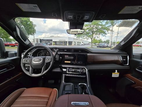 New 2025 GMC Sierra 2500 Denali Ultimate image 2
