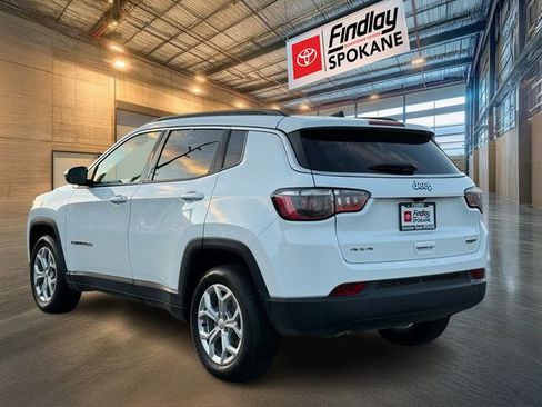 Used 2024 Jeep Compass Latitude image 6