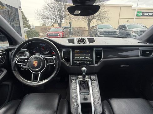 Used 2015 Porsche Macan Turbo image 22