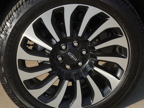 Used 2023 Lincoln Navigator Black Label image 11