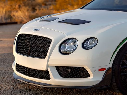Used 2015 Bentley Continental GT3-R image 39
