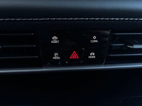 New 2026 Volkswagen Atlas SE image 21