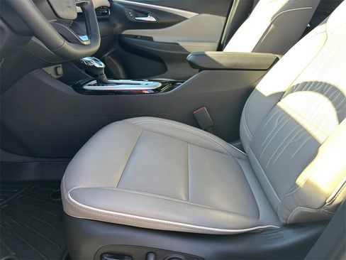 Used 2025 Buick Envista Avenir image 10