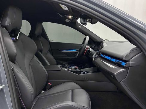 Used 2025 BMW M5 w/ Carbon Package image 18