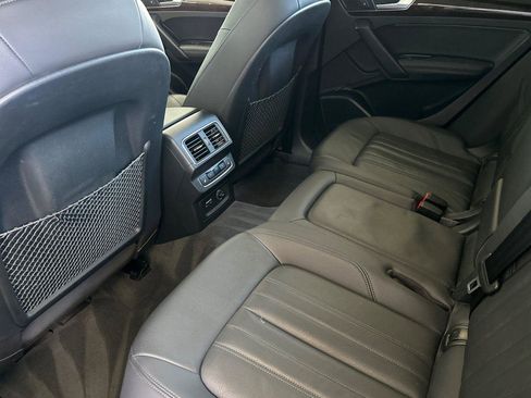 Used 2019 Audi Q5 2.0T Premium Plus w/ Premium Plus Package image 11