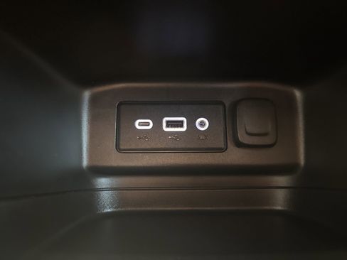 Used 2024 Chevrolet Equinox LT w/ LPO, Floor Liner Package image 31