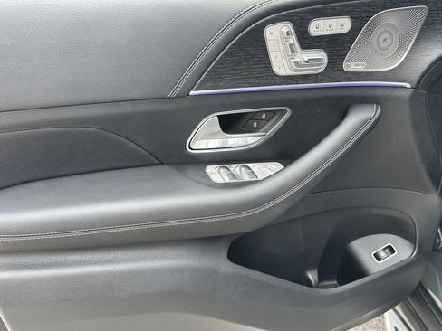 Certified 2025 Mercedes-Benz GLS 580 4MATIC image 11