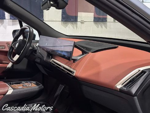 Used 2022 BMW iX xDrive50 w/ Premium Package AWD/4WD image 21