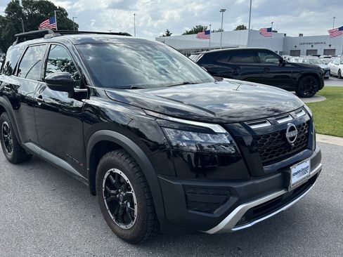 Used 2024 Nissan Pathfinder Rock Creek AWD/4WD image 2