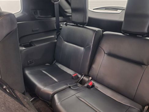 Used 2025 Mitsubishi Outlander SE AWD/4WD image 22