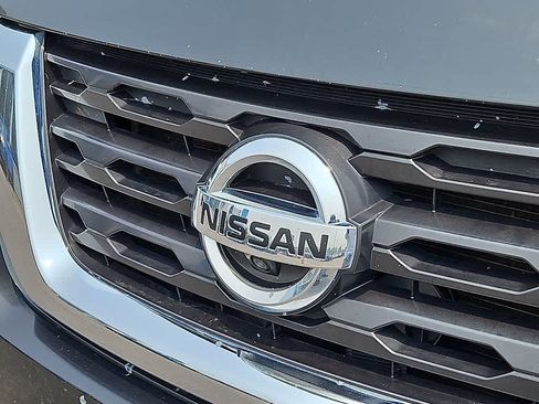 Used 2017 Nissan Pathfinder Platinum w/ Midnight Edition Package FWD image 34