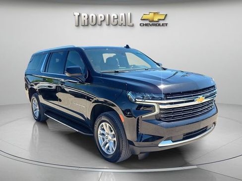 Used 2024 Chevrolet Suburban LT AWD/4WD image 4