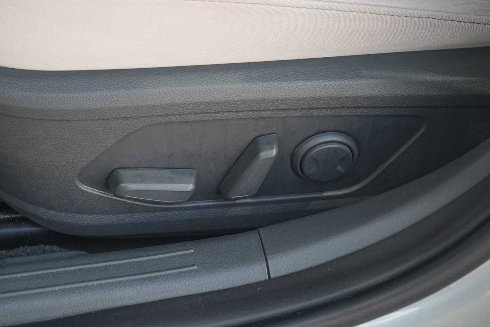 Used 2025 Hyundai Sonata SEL FWD image 12