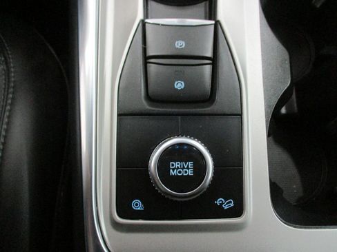 Used 2023 Ford Explorer XLT w/ Equipment Group 202A AWD/4WD image 26