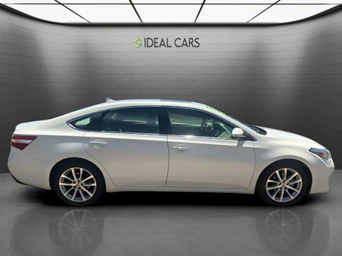 Used 2013 Toyota Avalon Limited FWD image 4