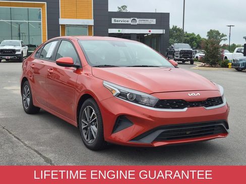 Used 2024 Kia Forte LXS FWD image 3