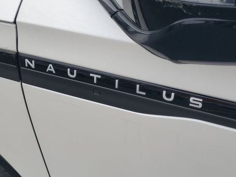 New 2026 Lincoln Nautilus Reserve w/ Jet Appearance Package image 7