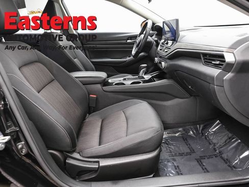 Used 2024 Nissan Altima 2.5 SV w/ SV Premium Package FWD image 24