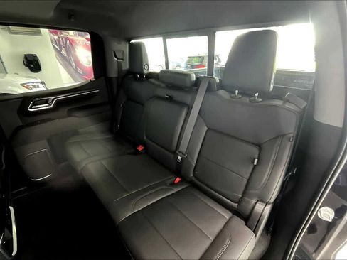 Used 2022 Chevrolet Silverado 1500 LTZ w/ LTZ Convenience Package II AWD/4WD image 25