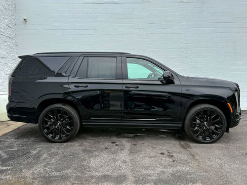 Certified 2025 Cadillac Escalade Sport Platinum w/ LPO, ONYX Package AWD/4WD image 5