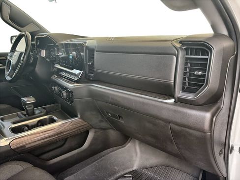 Certified 2022 Chevrolet Silverado 1500 RST AWD/4WD image 30